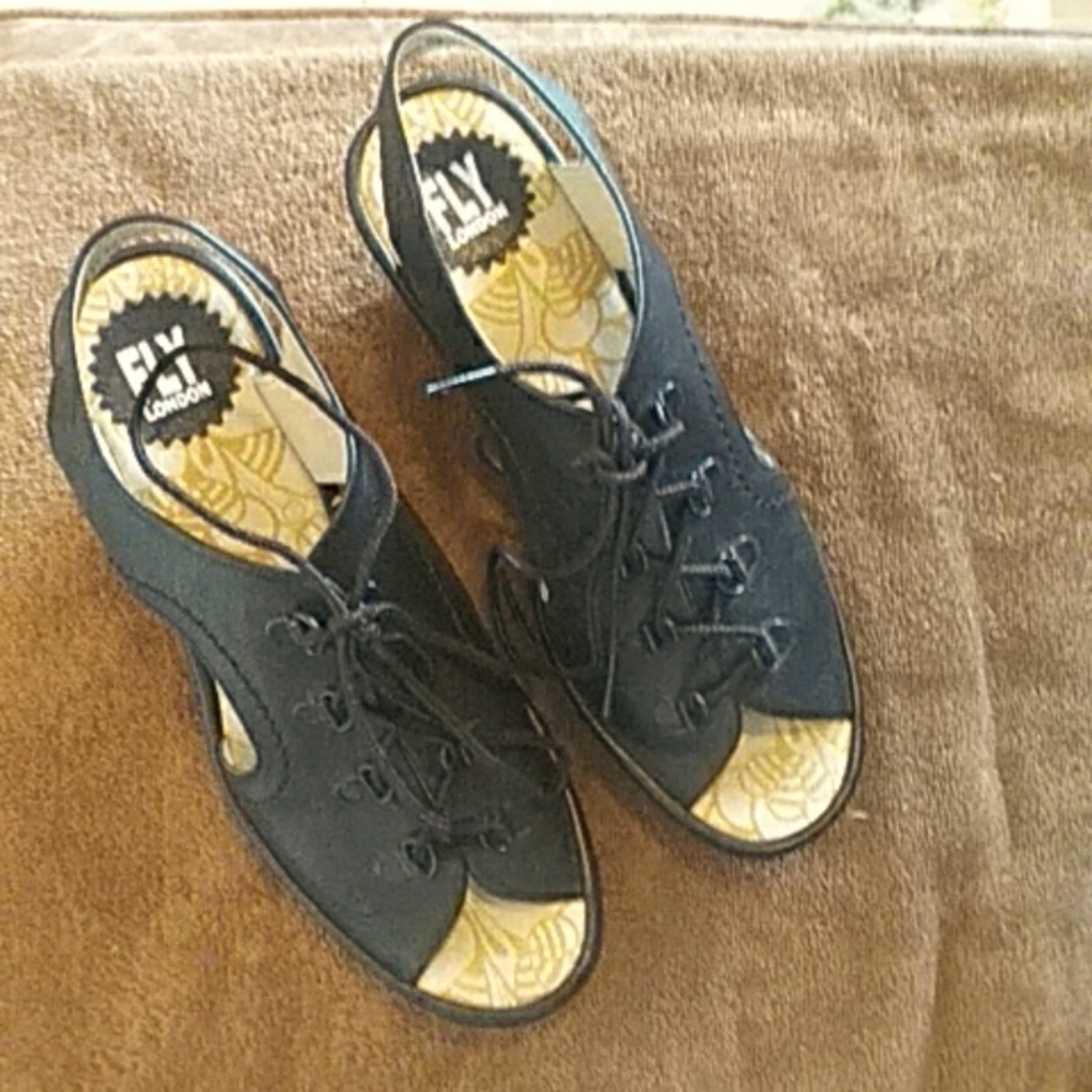 FLY LONDON YITO LEATHER LACE UPS